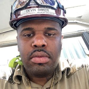 Meet your Posher, Devin